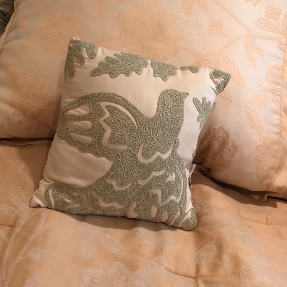 Rare ♥️ Pottery Barn Embroidered Dove Pillow - Picture 11 of 14